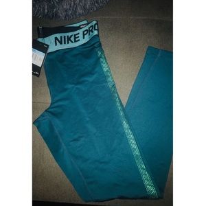 Full length Nike Pro Leggings w/ side details